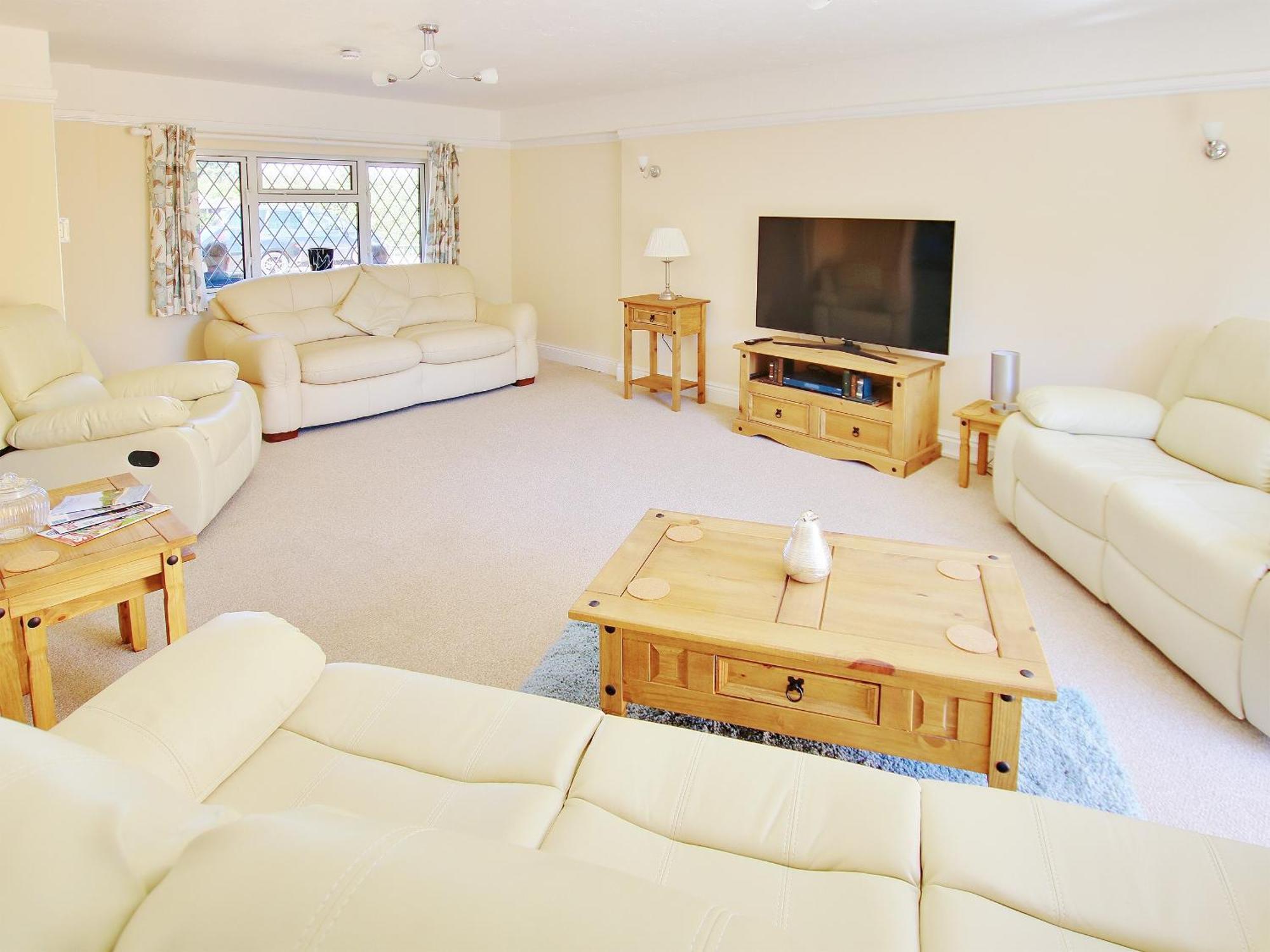 Irenic Lodge Netley Marsh Екстериор снимка